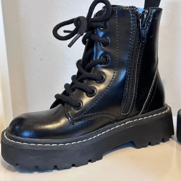 H&M Lace-Up Girls Boots - Picture 7 of 8